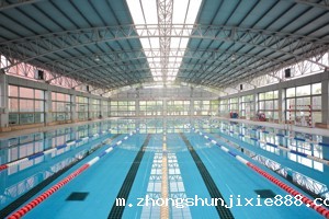 游泳馆
